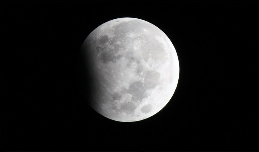 Lunar eclipse 2025: 7 सितंबर को दूसरा चंद्र ग्रहण, जानिए क्या होगा राशियों पर इसका प्रभाव?