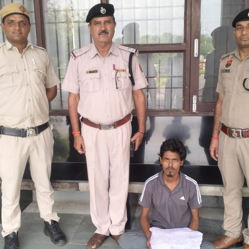 महेंद्रगढ़ में शिव मंदिर से नशा तस्कर गिरफ्तार:गांजा बरामद, पुलिस को देख पॉलीथिन में छिपाकर भागा