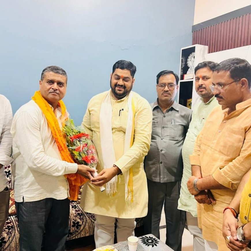 राज्य शिक्षक पुरस्कार से राम पलट सिंह सम्मानित:भाजपा नेताओं ने किया स्वागत, शिक्षकों में उत्साह और प्रेरणा का माहौल