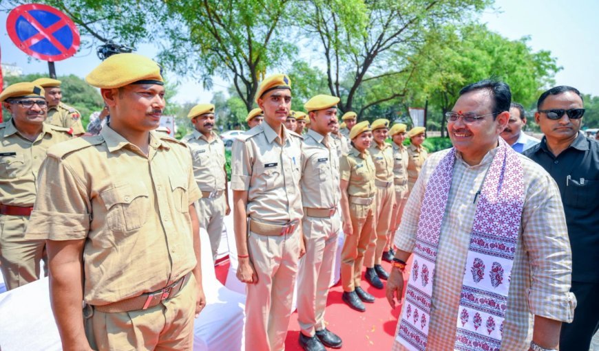Sarkari Naukari: राजस्थान पुलिस ने कॉन्स्टेबल पदों पर निकाली बंपर भर्ती, 12वीं पास करें अप्लाई
