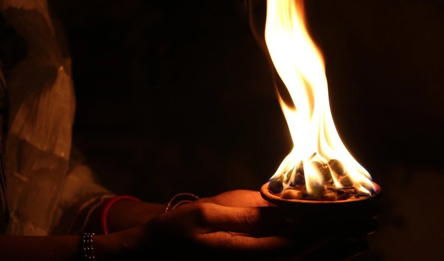 Sarva Pitru Amavasya 2025: सर्वपितृ अमावस्या पर इन 5 वास्तु उपायों से पाएं पितृ दोष से मुक्ति,घर में बनीं रहेगी सुख-समृद्धि