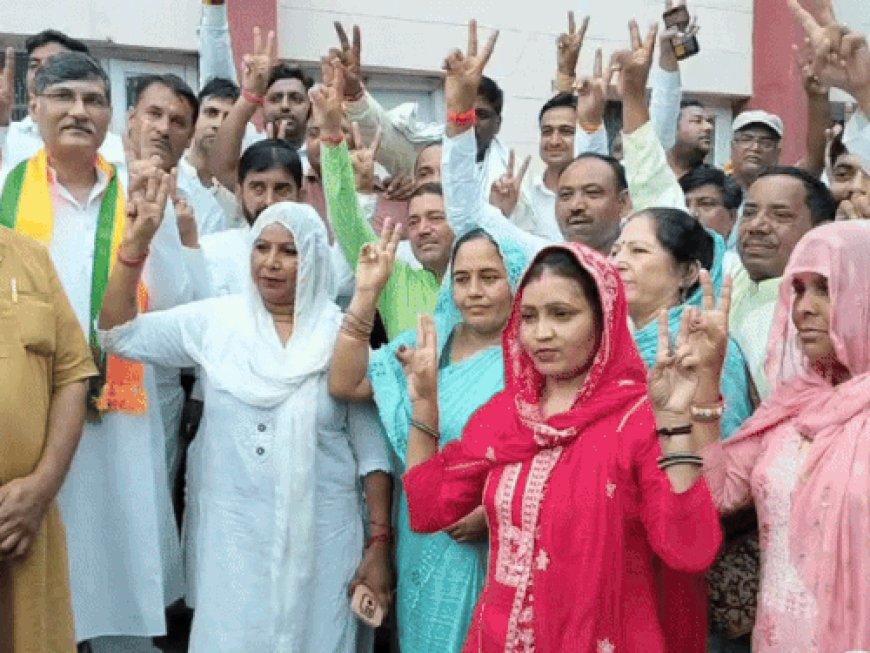बवानीखेड़ा नपा की उपाध्यक्ष बनी रीनू:कांटे की टक्कर, भाजपा उम्मीदवार ने 1 वोट से बसंती देवी को हराया, जीत पर मनाई खुशी