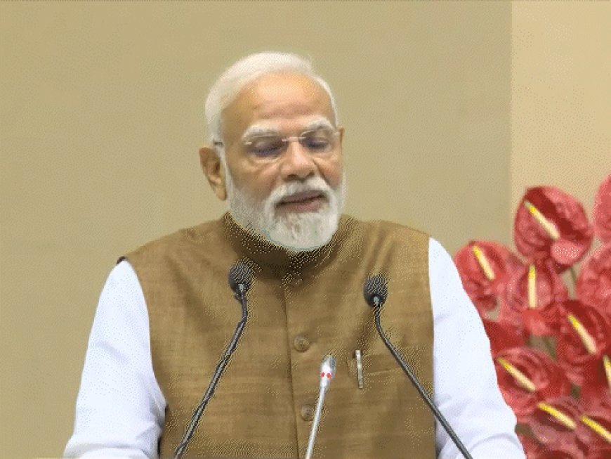 आवारा कुत्तों पर विवाद के बीच PM मोदी बोले:एनिमल लवर्स गाय को जानवर नहीं मानते; SC ने डॉग लवर्स के पक्ष में फैसला सुनाया था