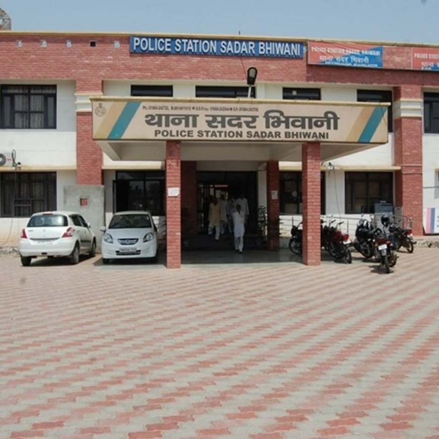भिवानी में बाप-बेटे पर रास्ता रोककर हमला:सरपंच के घर में भी मारपीट, गाली-गलौज देने से रोकने पर वारदात