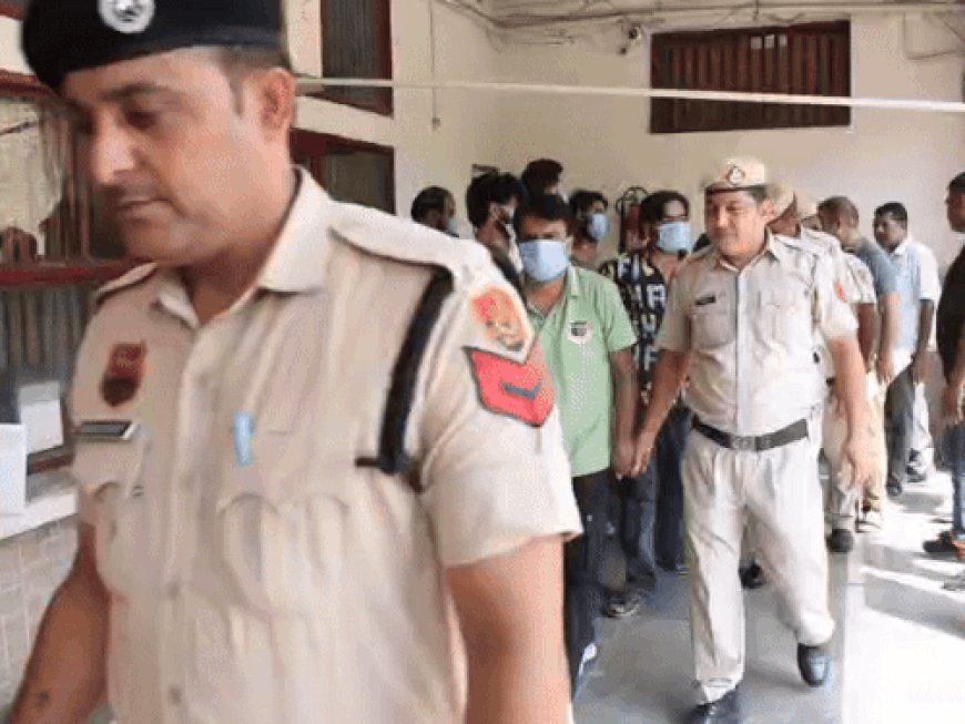 बहादुरगढ़ में फर्जी कॉल सेंटर का खुलासा:अमेरिकी लोगों से करते ठगी, 18 गिरफ्तार, दिल्ली- यूपी के रहने वाले, तकनीकी सहायता का झांसा