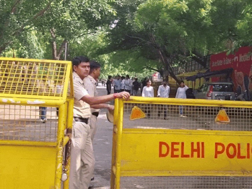 डूसू चुनाव में NSUI ने लगाया धांधली का आरोप:कहा-ABVP प्रत्याशी के बटन पर लगाई इंक, हरियाणा के 35 हजार स्टूडेंट डाल रहे वोट