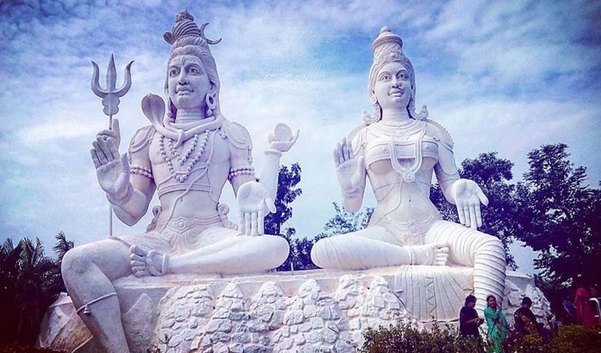 Shukra Pradosh Vrat 2025: शुक्र प्रदोष व्रत के पुण्य से दांपत्य जीवन होता है सुखमय, मिलता है सौभाग्य का आशीर्वाद