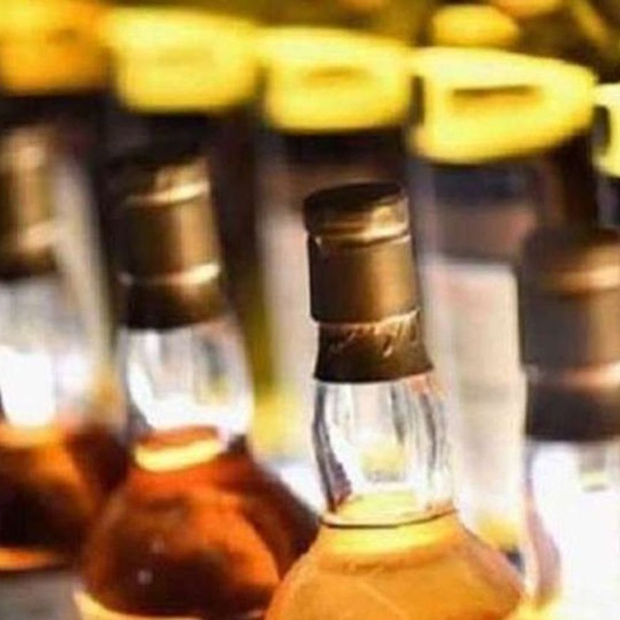भिवानी में 24 पेटी अवैध देसी शराब जब्त:कार से जा रहा था सप्लाई करने, ड्राइवर गिरफ्तार; पुलिस को देख घबराया