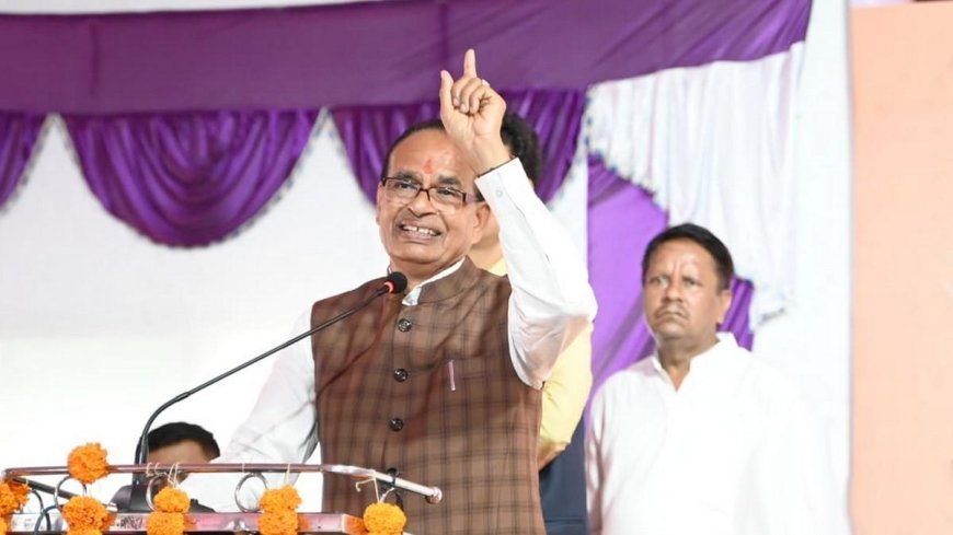 Raisen : कृषि मंत्री शिवराज ने की स्वच्छता कार्यक्रम में शिरकत, नागरिकों को दिलाई शपथ, 75 पौधे भी लगाए