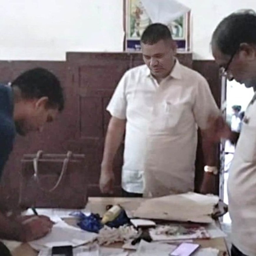हरियाणा में पकडे़ गए 12 नकलची:शैक्षिक-मुक्त विद्यालय की परीक्षा शुरू, उड़नदस्तों ने की छापेमारी, 34525 विद्यार्थियों ने दिया एग्जाम