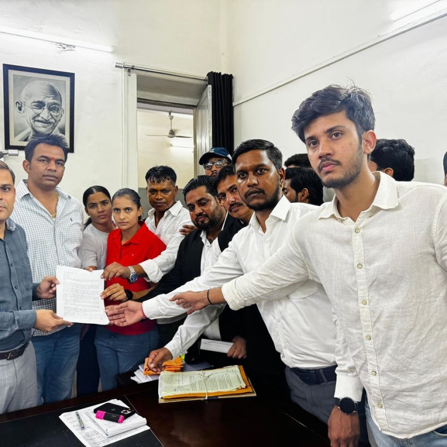 खेल कोटे के नियमों का विरोध, सड़कों पर उतरे खिलाड़ी:जयपुर में कलेक्ट्रेट के बाहर प्रदर्शन, CET की बाध्यता हो समाप्त