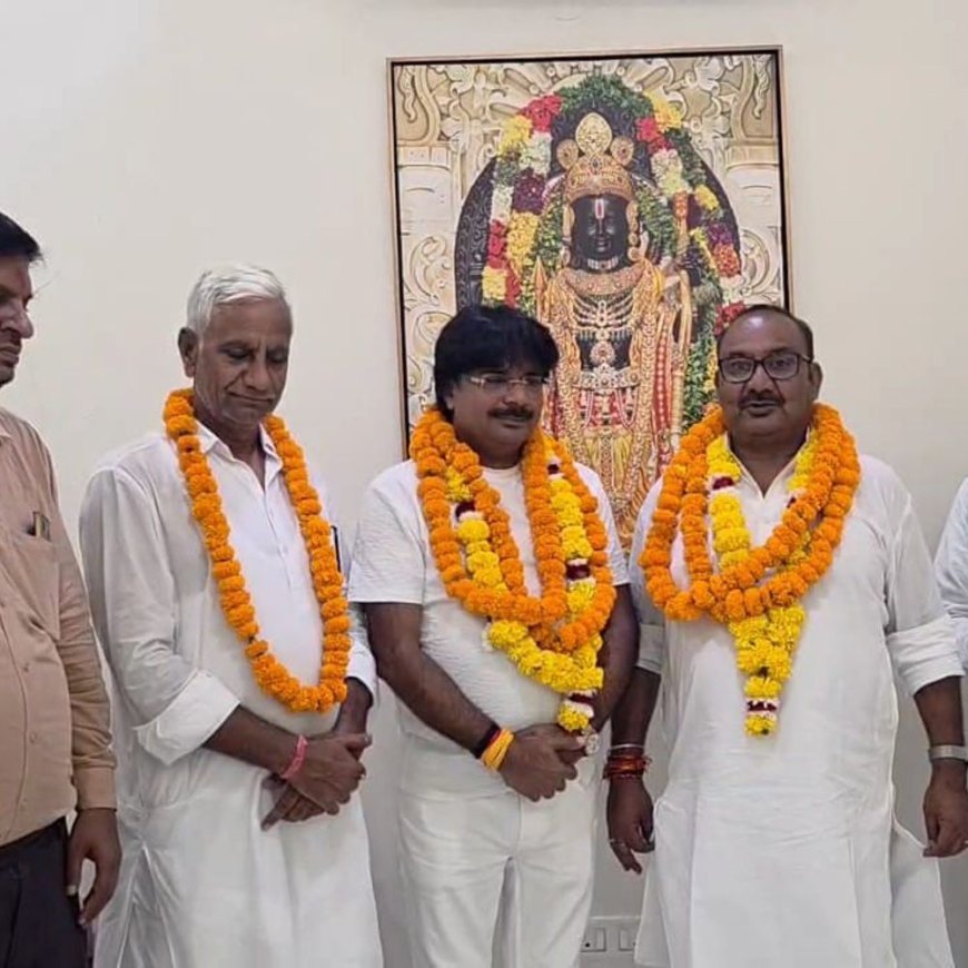 कोटपूतली में रामलीला कमेटी का किया सम्मान:माला पहनाकर मोमेंटो भेंट किया, बीजेपी जिला प्रवक्ता रहे मौजूद