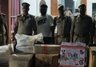 आजमगढ़ में पटाखे के गोदाम पर SP ग्रामीण का छापा:शहर के मुख्य चौक पर रखा गया था दो कुंतल 90 किलो पटाखा, एक हिरासत में