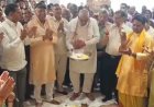 गुरुग्राम के मंदिरों में भक्तों का सैलाब:धूमधाम से मनाया अन्नकूट पर्व, गिरीराज की परिक्रमा की, भजन कीर्तन कर लगाया भोग