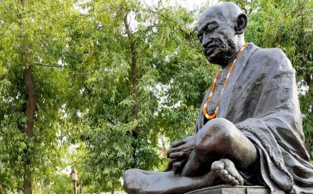 गांधी और गांधी विचार को कुचलने की कुचेष्टाएं कब तक?