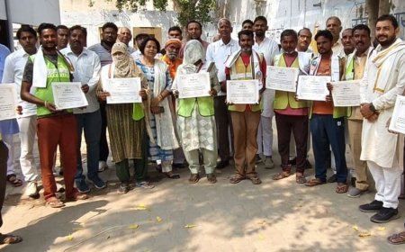 महेंद्रगढ़ में गांधी-शास्त्री जयंती पर सफाई कर्मी सम्मानित:विधायक कंवर सिंह यादव रहे शामिल, बोले- जीवन मूल्यों से लें प्रेरणा