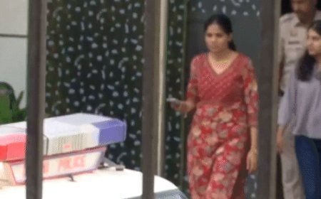 चैतन्यानंद की तीन महिला सहयोगी गिरफ्तार:छात्राओं पर दबाव बनाती थीं; कई सबूत मिलने के बाद भी बाबा को पछतावा नहीं