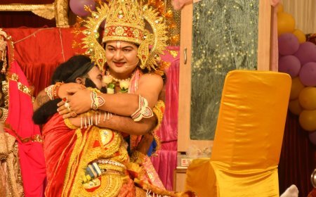 सुन 14 वर्षों का वनवास, मंद मंद मुस्कुराते हुये बोले राम, जो आज्ञा पिताजी महाराज