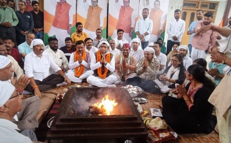 *मुख्यमंत्री पुष्कर सिंह धामी के जन्मदिन पर विधायक शिव अरोरा ने पांच मंदिर मे किया हवज यज्ञ एवं गौ सेवा के माध्यम से दीर्घायु की कामना की*