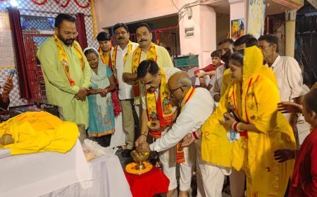 रम्पुरा वार्ड नं. 24 स्थित मां दुर्गा मंदिर प्रांगण में श्रीमद् भागवत कथा का भव्य आयोजन आरंभ हुआ।