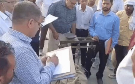 यमुनानगर अनाज मंडी में सीएम फ्लाइंग का छापा:धान की बोरियों का वजन जांचा, कम पाए जाने पर नोटिस थमाया, कई आढ़तियों को चेतावनी