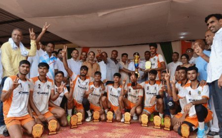 चूरू ने जीता स्टेट लेवल वॉलीबॉल टूर्नामेंट का खिताब:खैरथल में 29 सितंबर से 5 अक्टूबर तक चली प्रतियोगिता, विजेता टीम को ट्रॉफी देकर सम्मानित किया