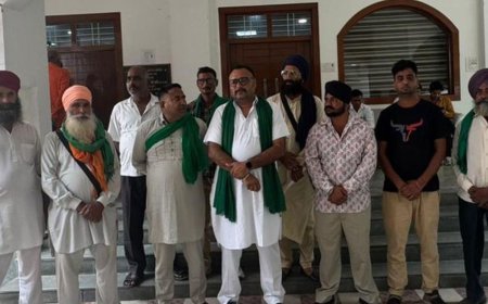 भाकियू ने जिलाधिकारी को सौंपा ज्ञापन:धान, गन्ना, खाद की समस्याओं पर त्वरित समाधान की मांग, मिला आश्वासन