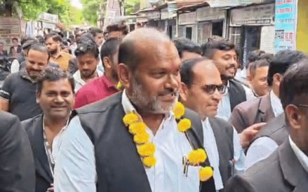 झांसी बार संघ चुनाव में नाम वापसी आज:शाम तक स्पष्ट हो जाएगी प्रत्याशियों की रणनीति, 64 ने किया है नामांकन