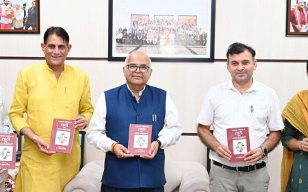 ‘लाठी तथा अन्य कहानियां’:हकेवि महेंद्रगढ़ में वीसी ने किया पुस्तक का विमोचन- बोले- यह मानवीय संवेदना की अभिव्यक्ति है