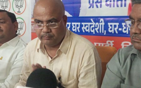 कासगंज BJP जिलाध्यक्ष GST दरों की दी जानकारी:विधायक ने कहा- देश आर्थिक रूप से सशक्त हुआ और आत्मनिर्भर बना