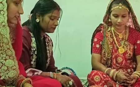 प्रतापगढ़ में महिलाओं ने मनाया करवा चौथ पर्व:पति की लंबी उम्र की कामना की, चांद दिखने के बाद खोला व्रत