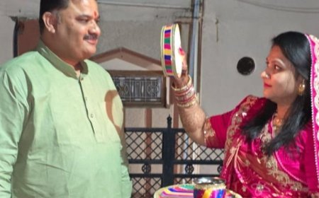 हाथरस में करवा चौथ का पर्व मनाया गया:सुहागिनों ने अखंड सौभाग्य के लिए रखा निर्जल व्रत