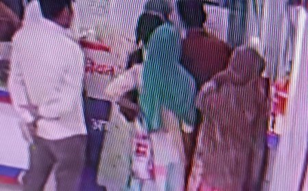 कैथल में बैग से महिला ने चुराए हजारों रुपए:बैंक में जमा करवाने गया था व्यक्ति, बातों में उलझाया, धारदार वस्तु से काटा बैग