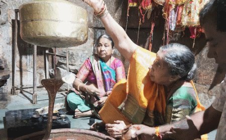 यशोदा बेन पहुंची बिजौलिया,शिव मंदिर के दर्शन किए:अखिल भारतीय तेली महासभा ने किया स्वागत, दो दिवसीय राष्ट्रीय अधिवेशन में लेंगी हिस्सा
