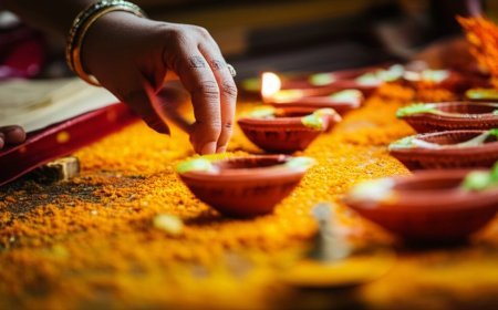 धनतेरस पर 13 दीपक ही क्यों? जानें इसका रहस्य और पाएं धन-समृद्धि का आशीर्वाद!