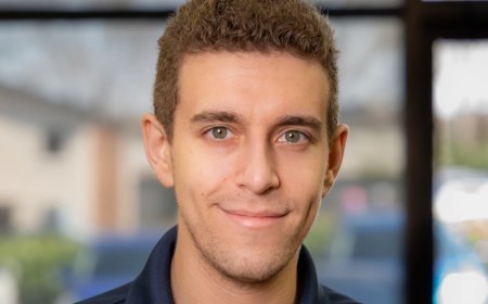 महज 29 साल की उम्र में शतरंज ग्रैंडमास्टर Daniel Naroditsky का निधन, खेल जगत स्तब्ध