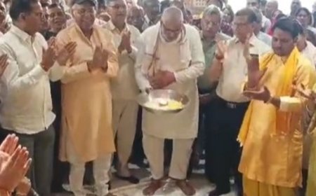 गुरुग्राम के मंदिरों में भक्तों का सैलाब:धूमधाम से मनाया अन्नकूट पर्व, गिरीराज की परिक्रमा की, भजन कीर्तन कर लगाया भोग