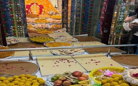 दीपोत्सव के समापन पर सजी अन्नकूट की झांकी:महालक्ष्मी मंदिर में विशेष आरती में शामिल हुए भक्त, सुबह 4 बजे से दर्शन शुरू हुए