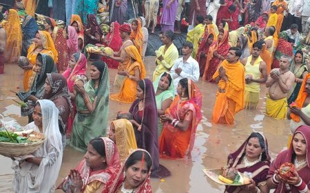 समालखा में छठ पूजा पर डूबते सूर्य को दिया अर्घ्य:सूर्य नारायण मंदिर में भीड़ उमड़ी, पानी में खड़े होकर की पूजा अर्चना