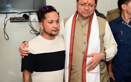 मुख्यमंत्री पुष्कर सिंह धामी ने प्रसिद्ध गायक पवनदीप राजन की माता श्रीमती सरोज राजन के स्वास्थ्य की जानकारी ली — शीघ्र स्वास्थ्य लाभ की कामना की*