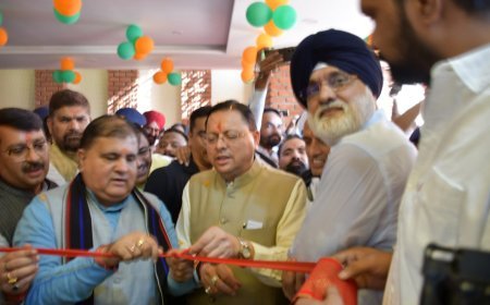 मुख्यमंत्री ने काशीपुर भाजपा जिला कार्यालय का हवन पूजा कर एवं फीता काटकर विधिवत लोकार्पण किया।