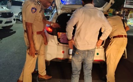 रात को गश्त पर निकले पुलिस कमिश्नर:संदिग्ध गाड़ियों की चेकिंग, नियम तोड़ने वाले वाहनों के खिलाफ हुई कार्रवाई