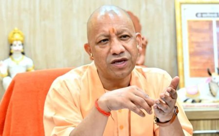 काशी की सनातन परंपरा, गंगा आराधना और लोक आस्था का अद्वितीय संगम है देव दीपावली : योगी आदित्यनाथ