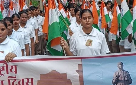 झांसी में रन फ़ॉर यूनिटी में दौड़े बच्चे-पुलिस के जवान:मंत्री बेबी रानी मौर्य और मंडल आयुक्त ने दिखाई झंडी, बोलीं-देश को बुरी शक्तियों से बचाने का संकल्प लें