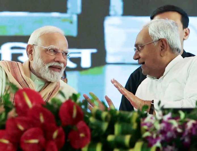 Bihar में BJP ने यादव उम्मीदवारों की संख्या घटाई तो JDU ने मुस्लिमों को कम टिकट दिये, NDA की रणनीति में आया दिलचस्प मोड़