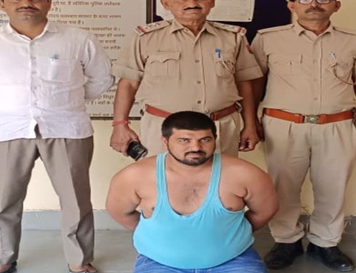 बालोतरा में मारपीट कर यार्ड में खड़ी बोलेरो कैंपर लूटी:8 माह बाद आरोपी गिरफ्तार, गाडी को किया जब्त, वांटेड को भेजा जेल