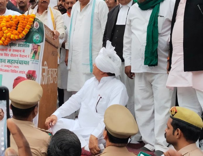 किसानों ने भूमाफिया पर कार्रवाई की मांग की:कृषि व सिंचाई अफसरों पर भी जताई नाराजगी, समस्याओं का समाधान नहीं
