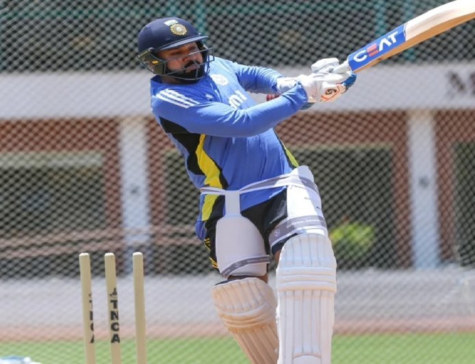 फैंस के लिए बड़ी खबर! 2027 विश्व कप तक खेल सकते हैं रोहित शर्मा , कोच ने किया बड़ा खुलासा