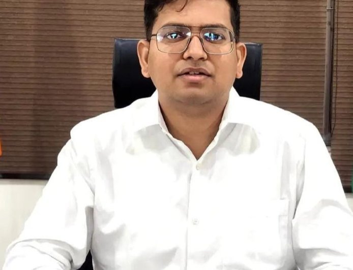 शिवशरणप्पा जी.एन. बने सिद्धार्थनगर के डीएम:डॉ. राजा गणपति आर को सीतापुर का डीएम बनाया गया