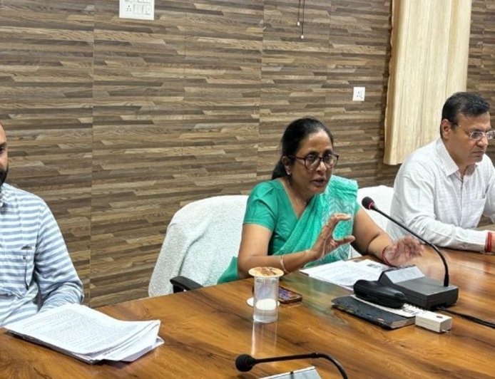 'SIR से होगी वास्तविक मतदाताओं की पहचान':टोंक कलेक्टर ने कहा- पात्र छूटे नहीं, अपात्र को शामिल नहीं होंगे देंगे; राजनीतिक दलों के साथ हुई बैठक